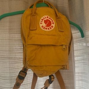 Ochre mini Fjallraven Kanken